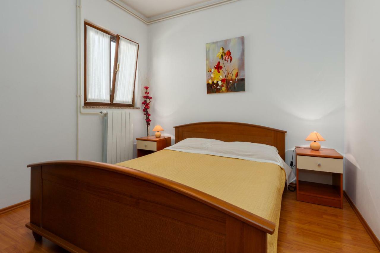 Apartment Softic Pula Eksteriør billede